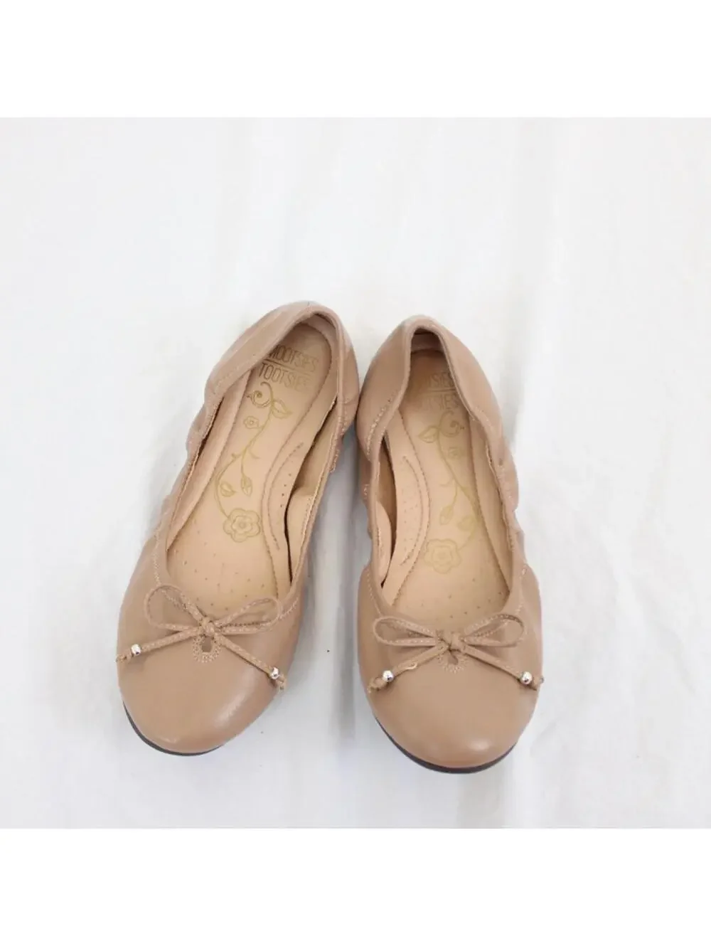 Mootsies Tootsies Cameo tan ballet flats with bow detail. Size 8.5